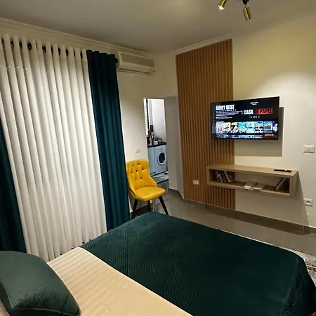 Scandinavian Al Apartamento Tirana